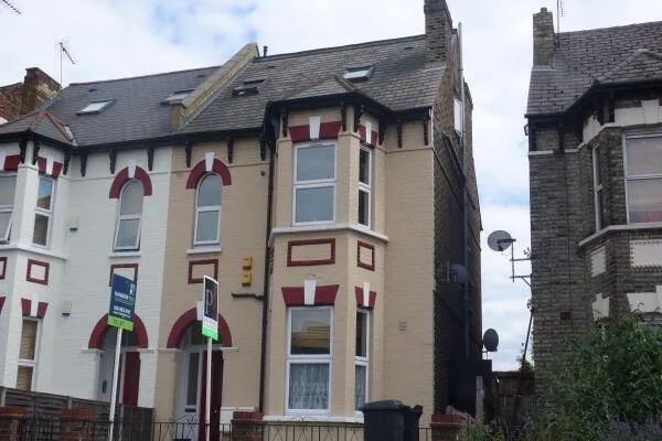 3 bedroom flat for rent