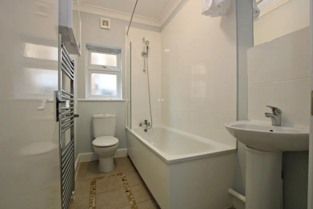3 bedroom flat for rent