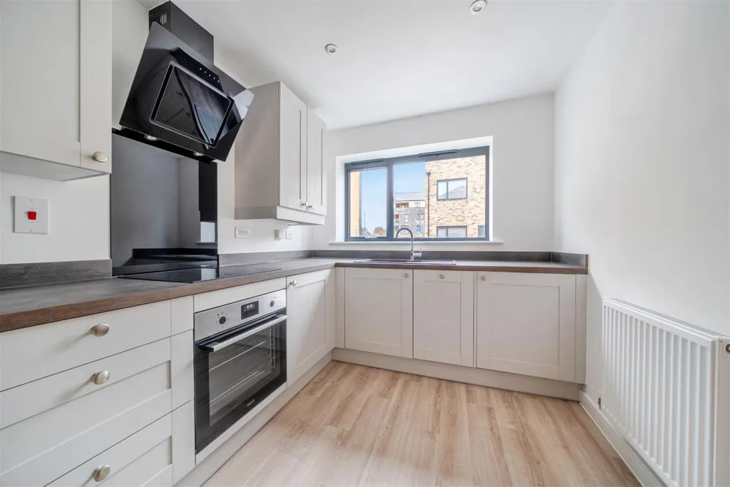 2 bedroom end of terrace house for rent