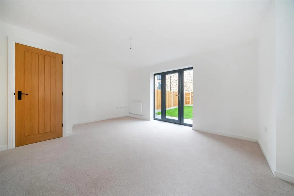 2 bedroom end of terrace house for rent