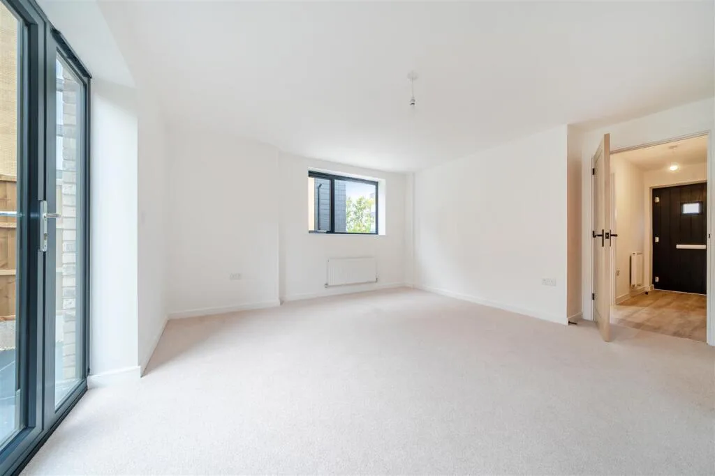 2 bedroom end of terrace house for rent