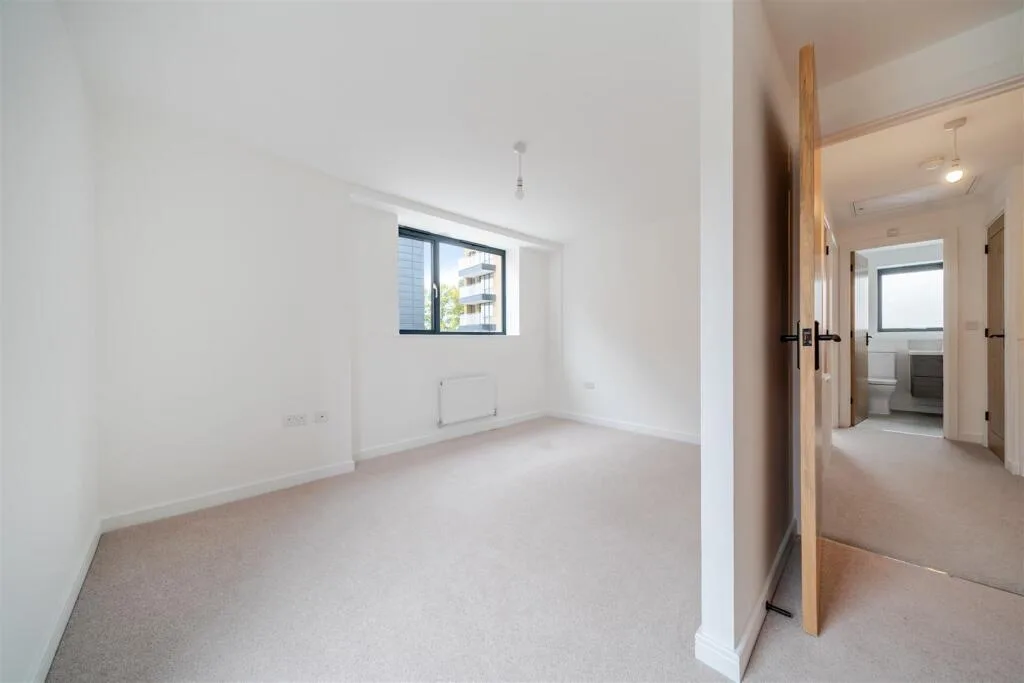 2 bedroom end of terrace house for rent