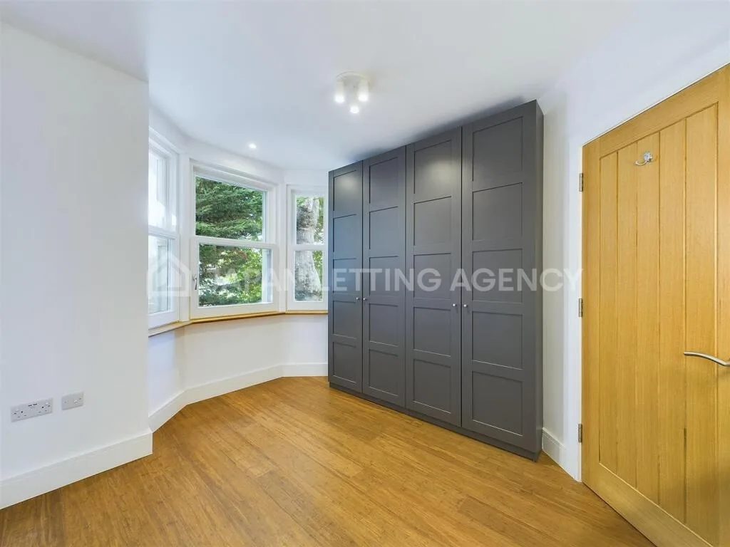 3 bedroom end of terrace house for rent