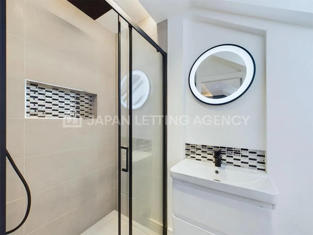 3 bedroom end of terrace house for rent