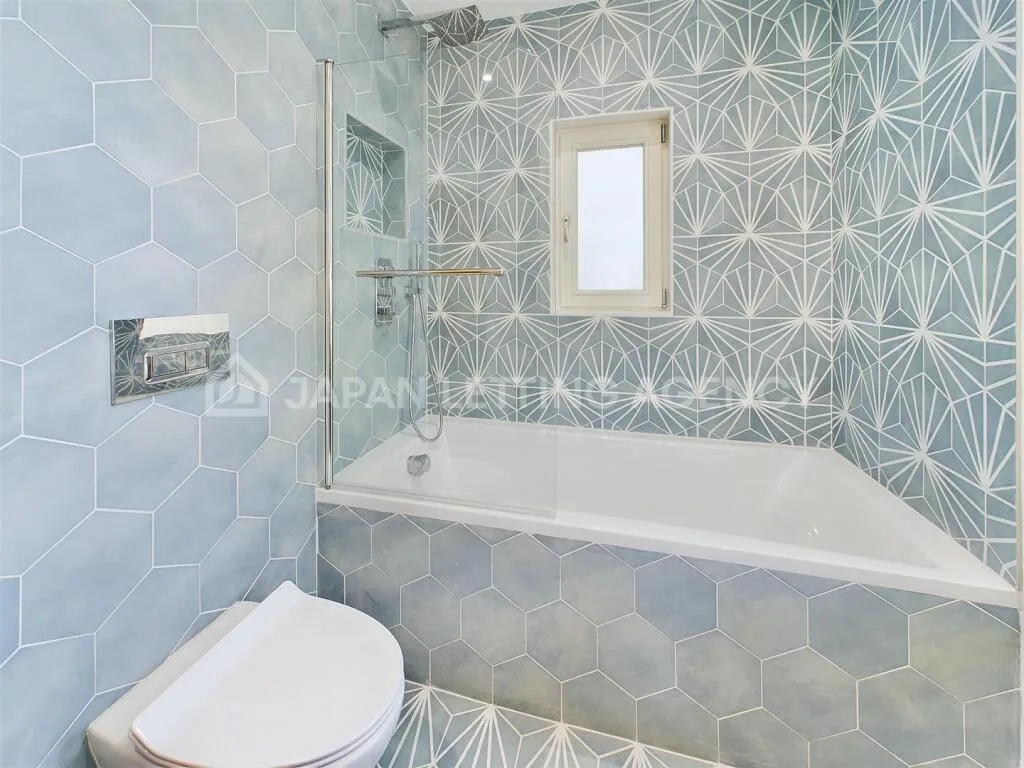 3 bedroom end of terrace house for rent