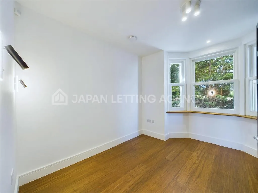 3 bedroom end of terrace house for rent