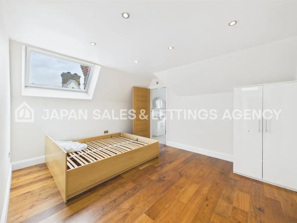 8 bedroom detached house for rent