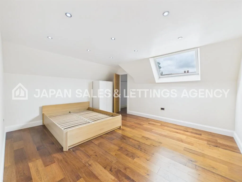8 bedroom detached house for rent