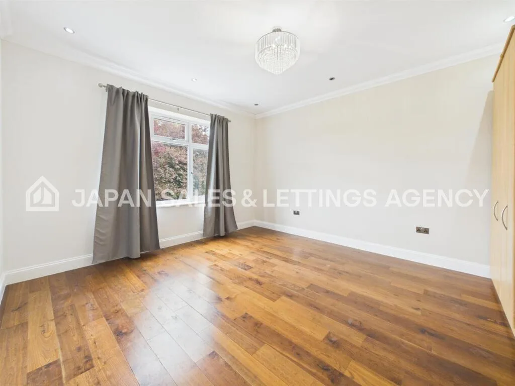 8 bedroom detached house for rent