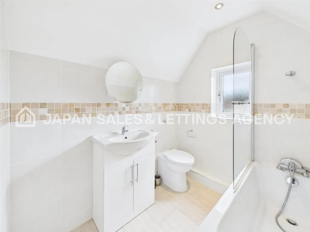 8 bedroom detached house for rent
