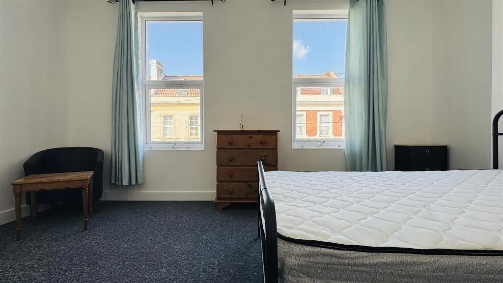 5 bedroom terraced house for rent