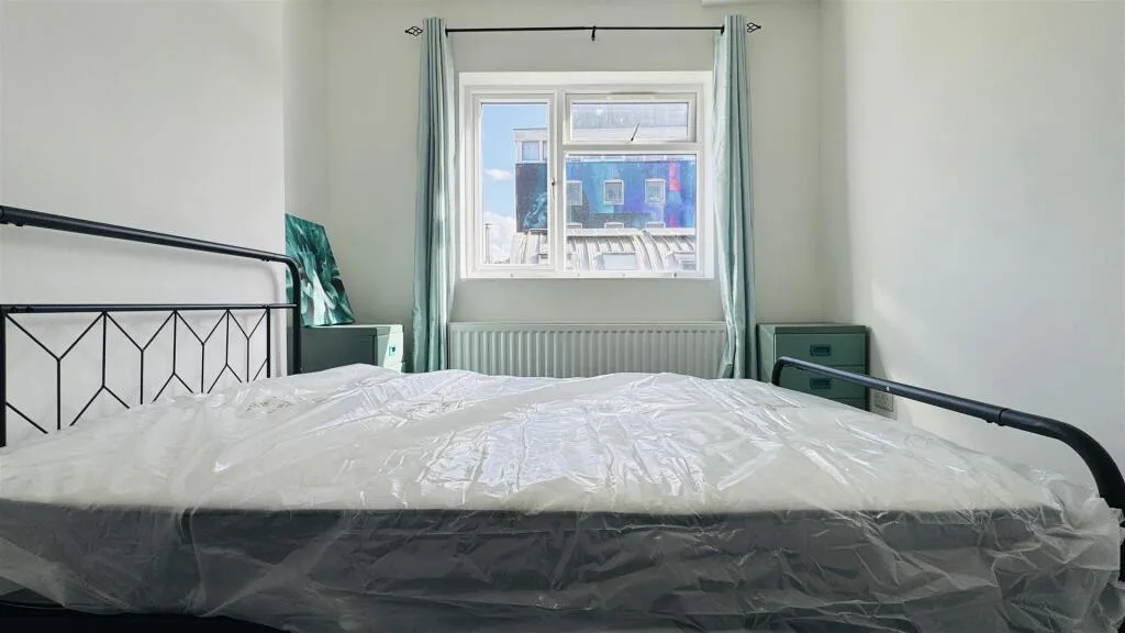 5 bedroom terraced house for rent