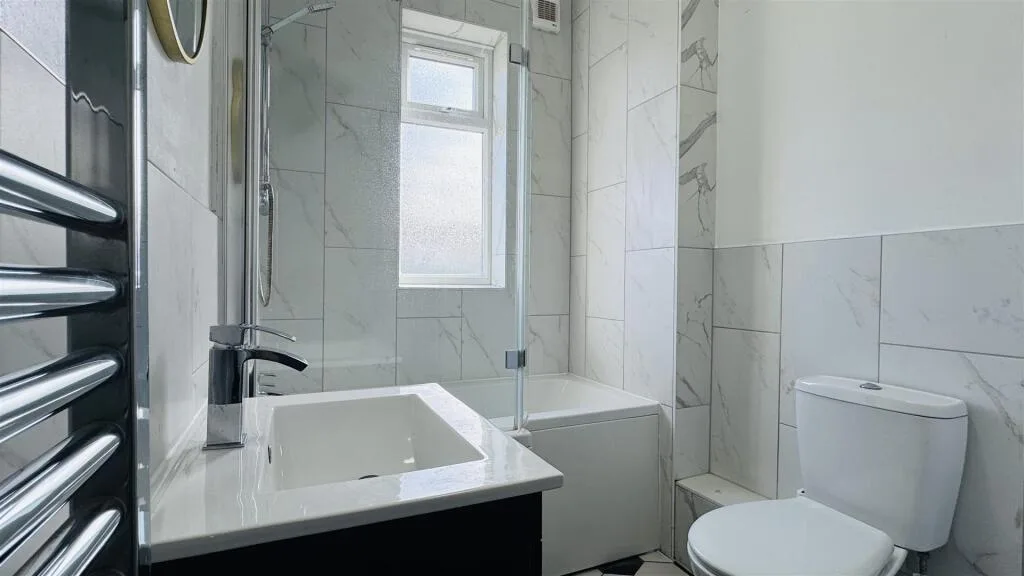 5 bedroom terraced house for rent