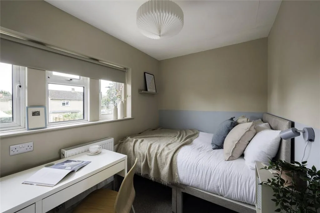 5 bedroom end of terrace house for rent