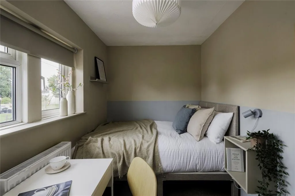 5 bedroom end of terrace house for rent