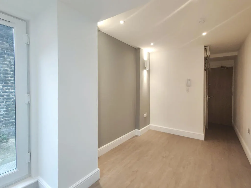 Studio flat for rent