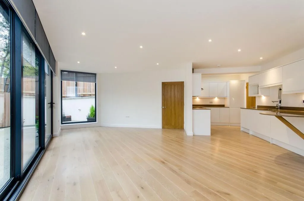 3 bedroom maisonette for rent