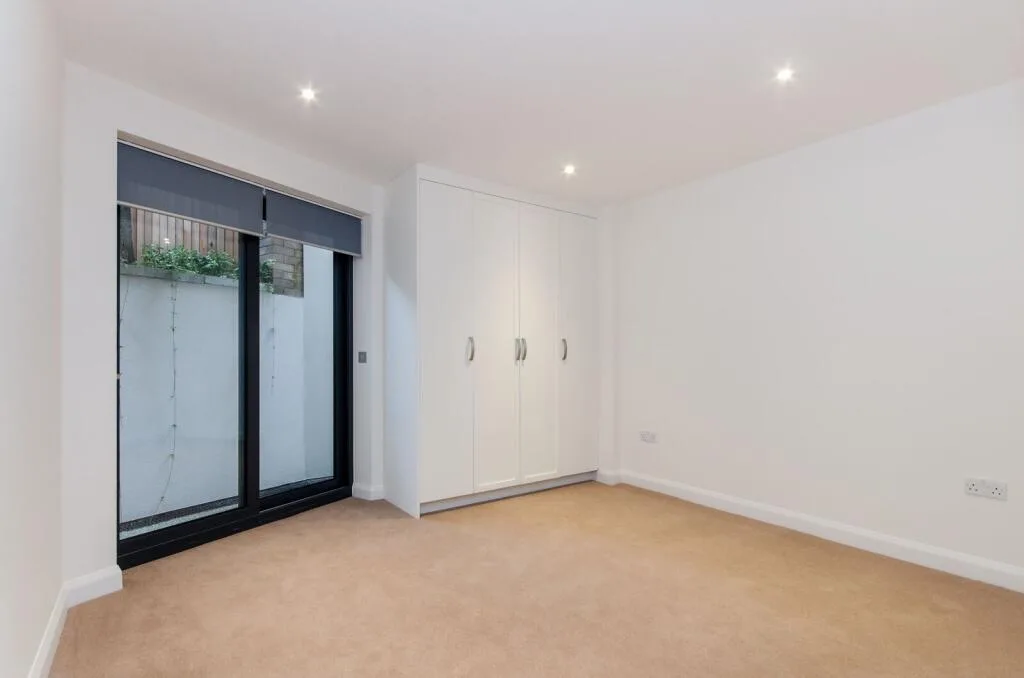 3 bedroom maisonette for rent