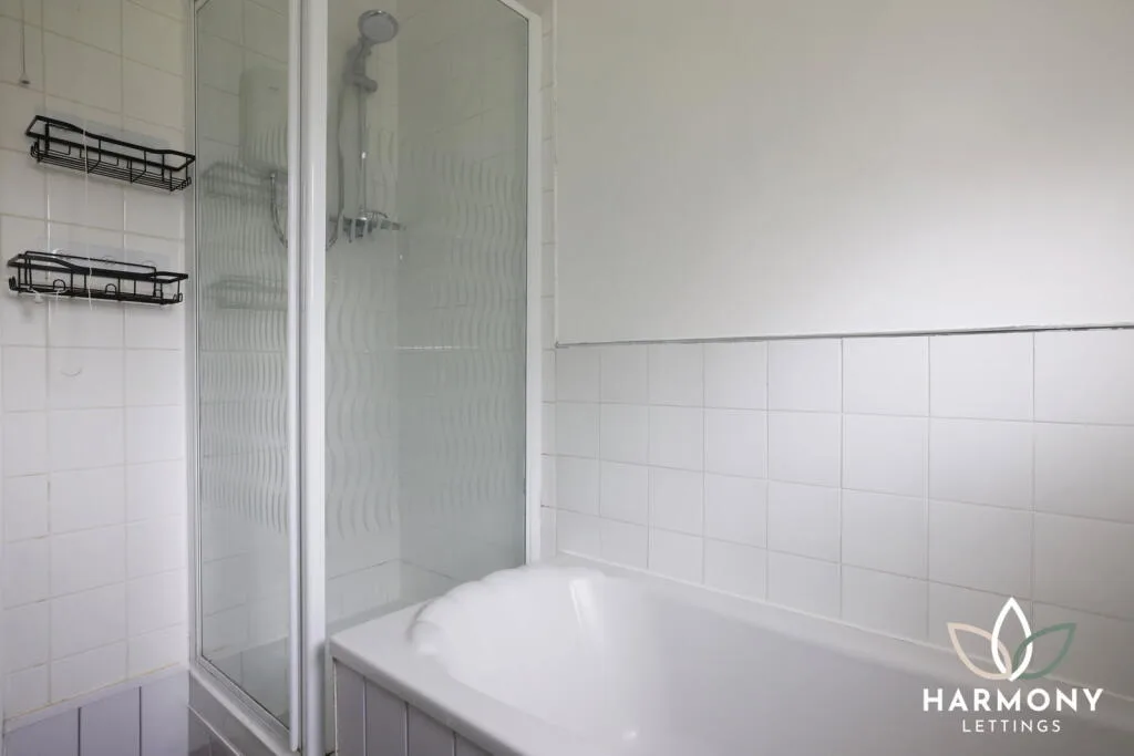 3 bedroom semi-detached house for rent