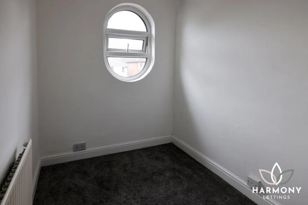 3 bedroom semi-detached house for rent