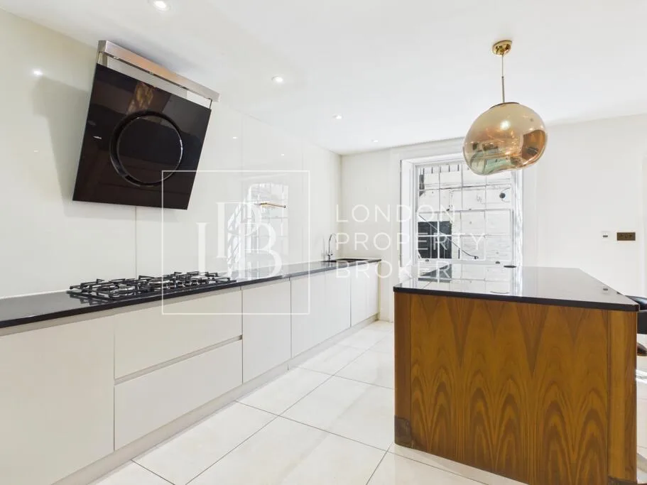 5 bedroom town house for rent