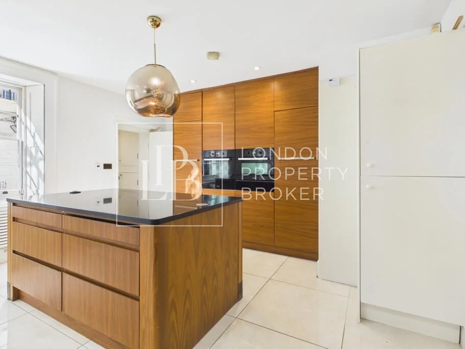 5 bedroom town house for rent