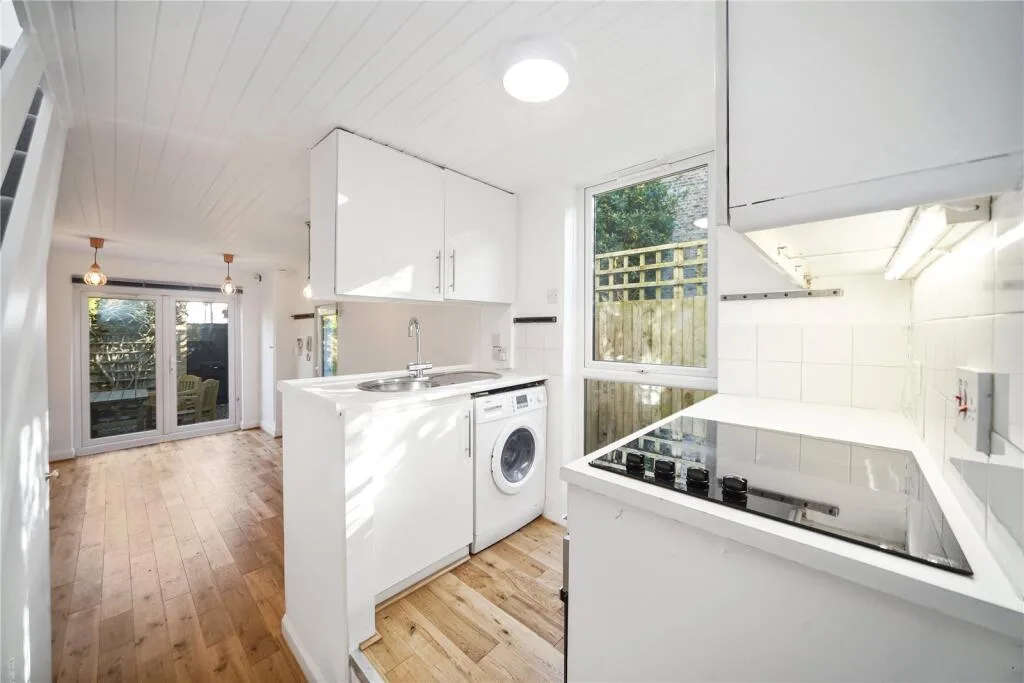 2 bedroom detached house for rent