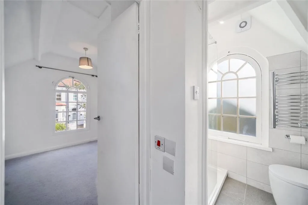 2 bedroom detached house for rent