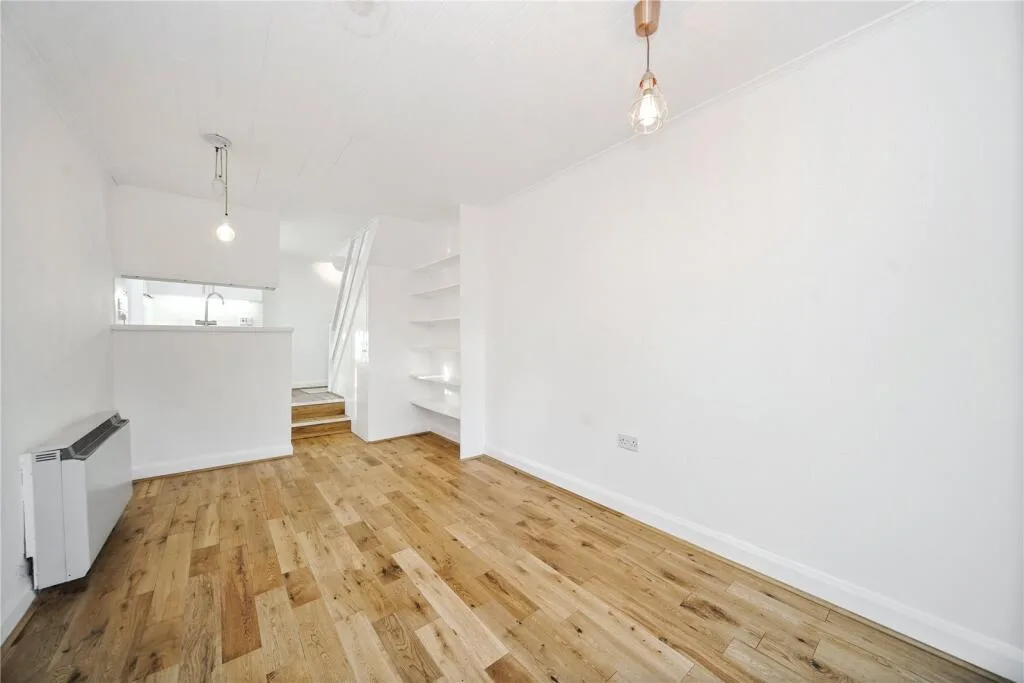 2 bedroom detached house for rent