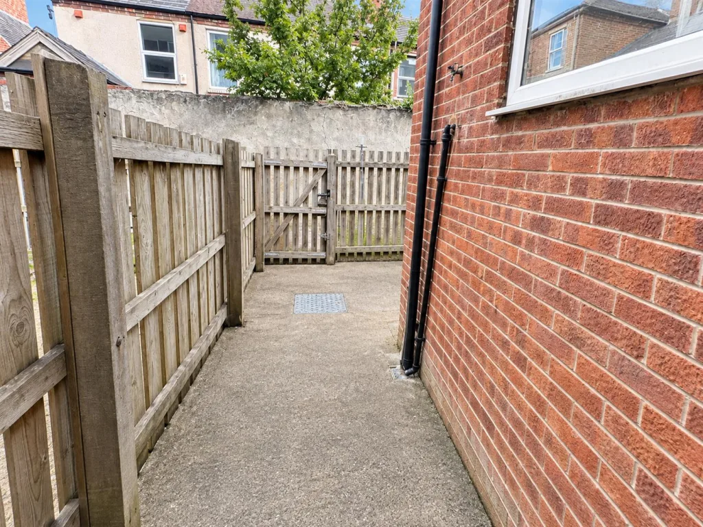 3 bedroom terraced house for rent