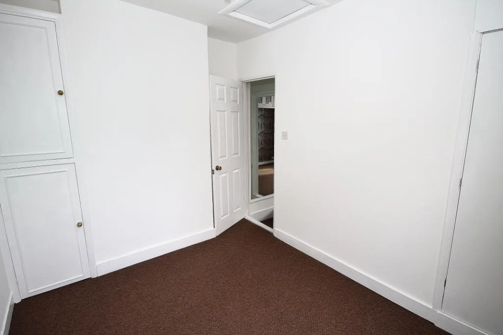 2 bedroom end of terrace house for rent