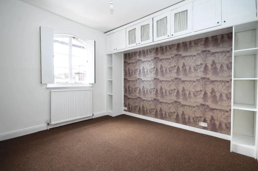 2 bedroom end of terrace house for rent