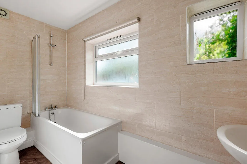 2 bedroom ground floor flat for rent