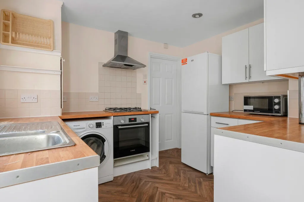 2 bedroom ground floor flat for rent