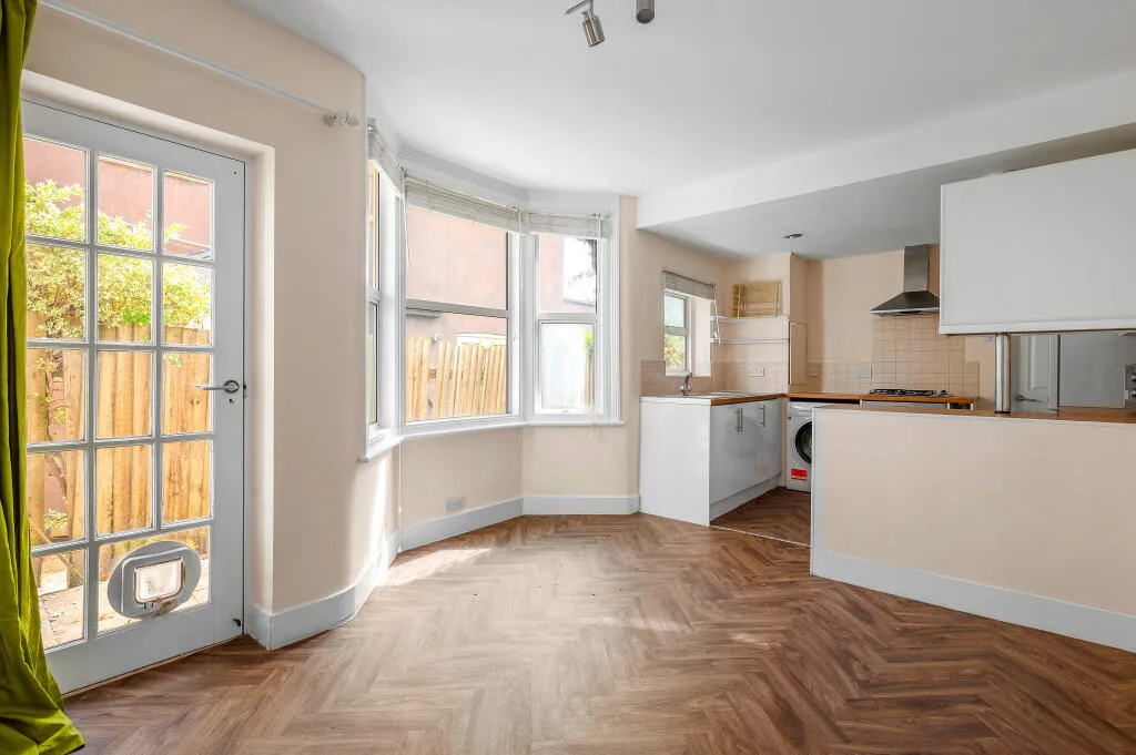 2 bedroom ground floor flat for rent