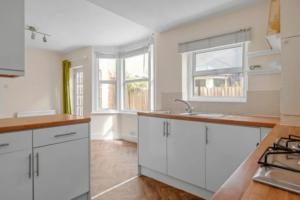 2 bedroom ground floor flat for rent
