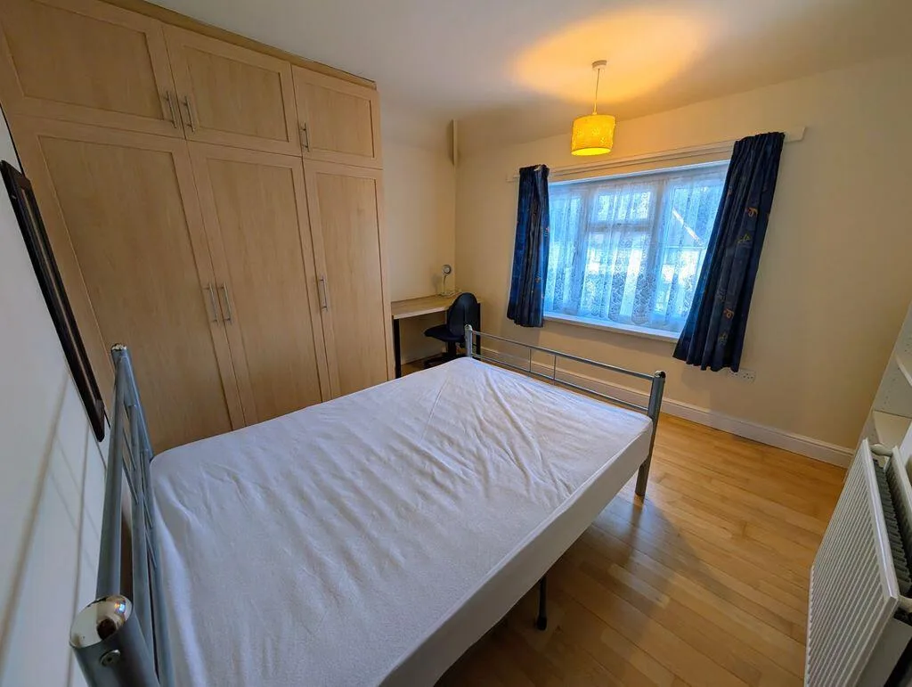 3 bedroom semi-detached house for rent