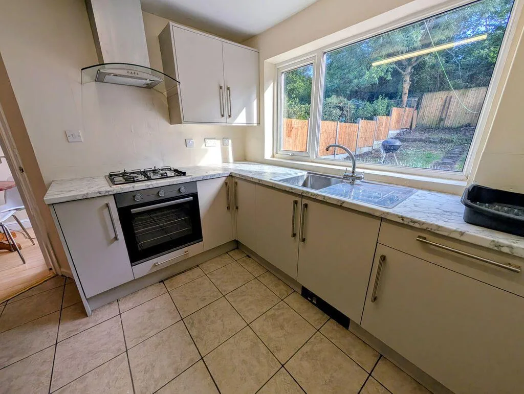 3 bedroom semi-detached house for rent