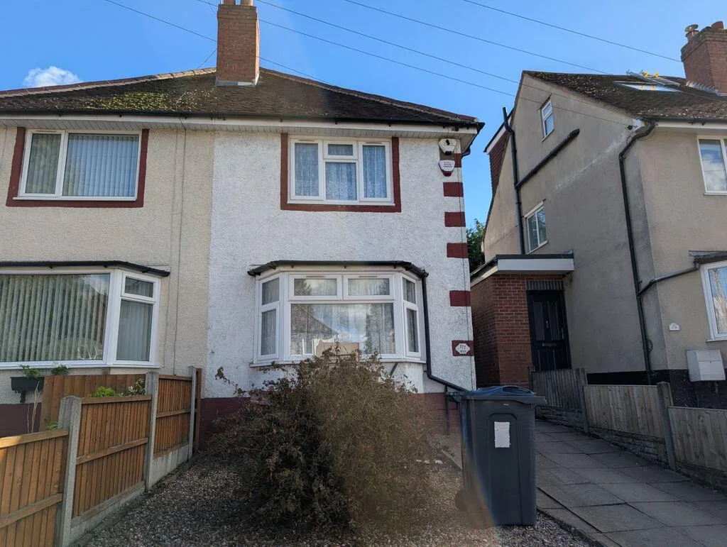 3 bedroom semi-detached house for rent