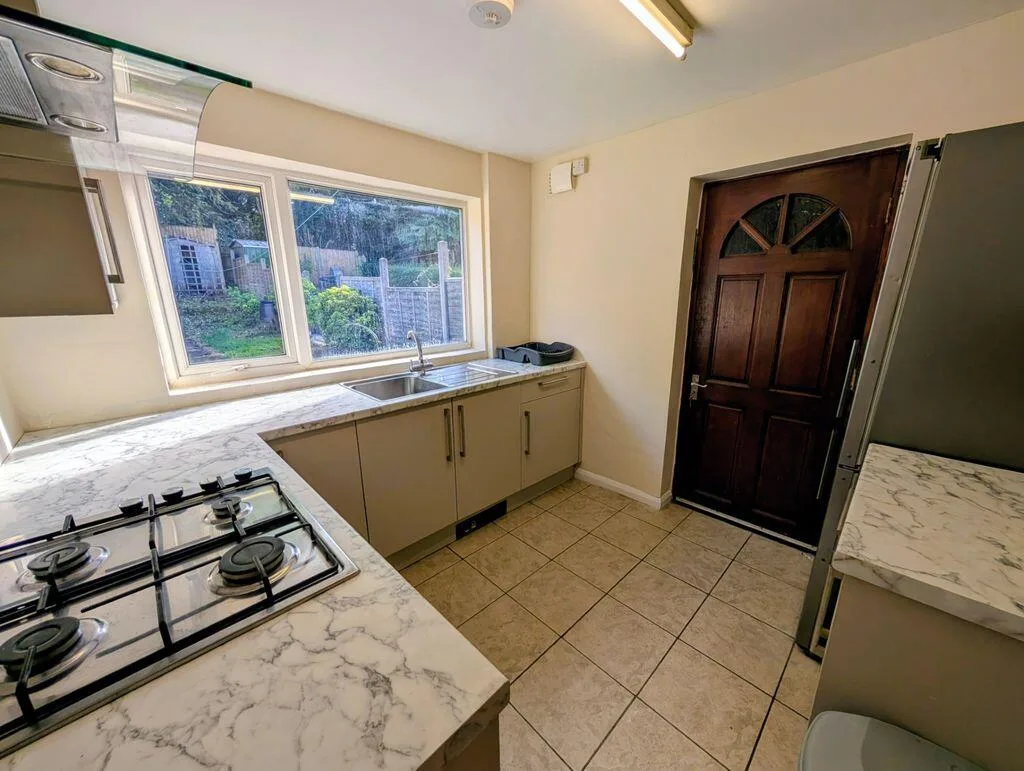 3 bedroom semi-detached house for rent