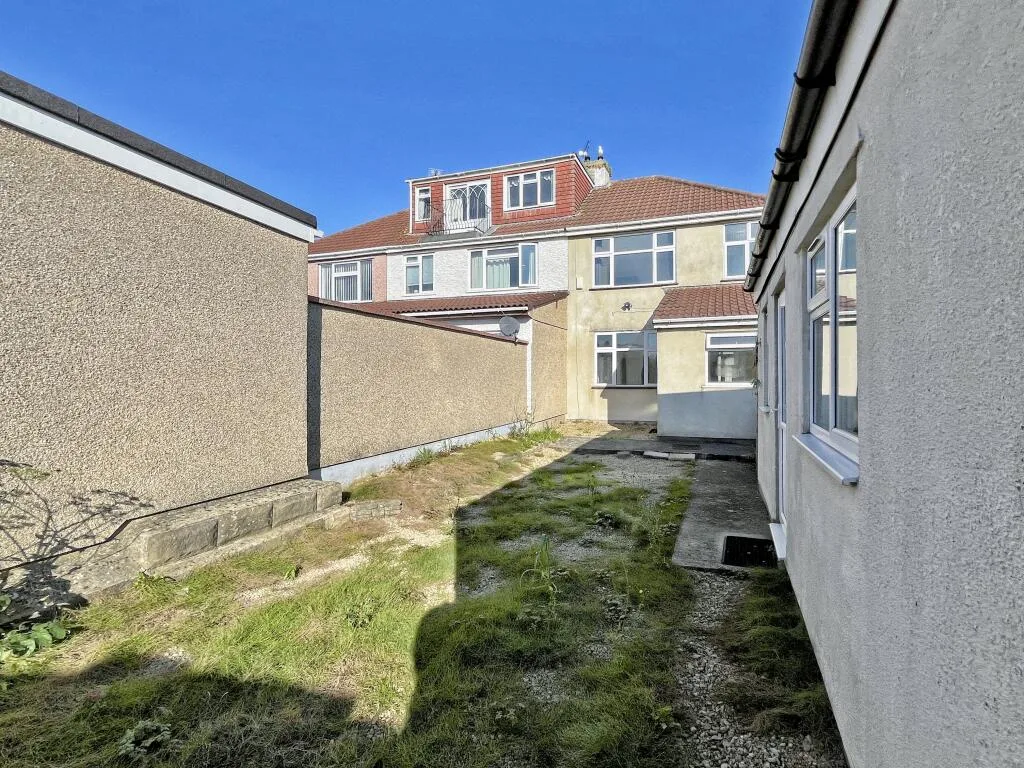 5 bedroom terraced house for rent