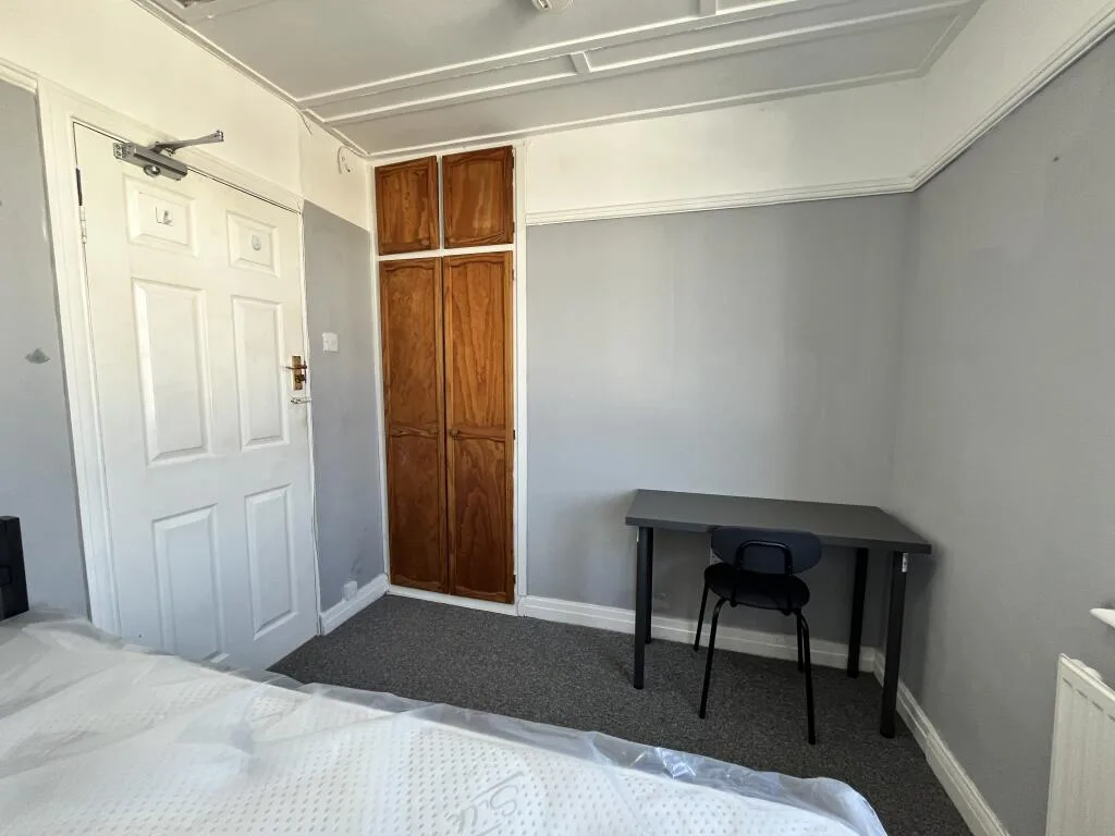5 bedroom terraced house for rent