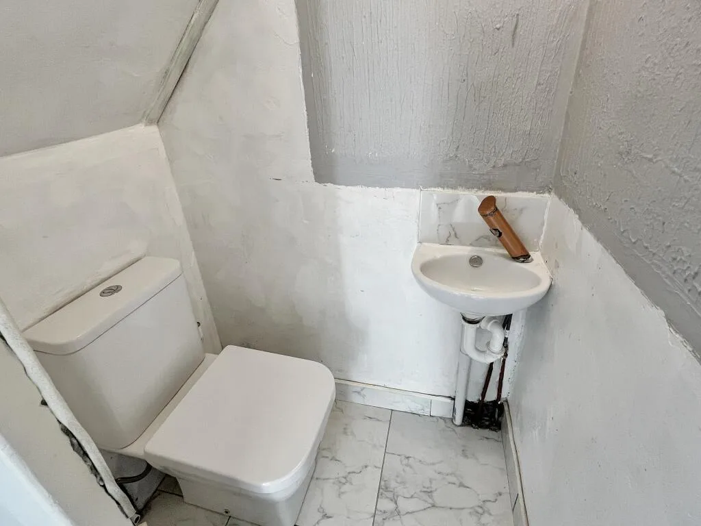 5 bedroom terraced house for rent