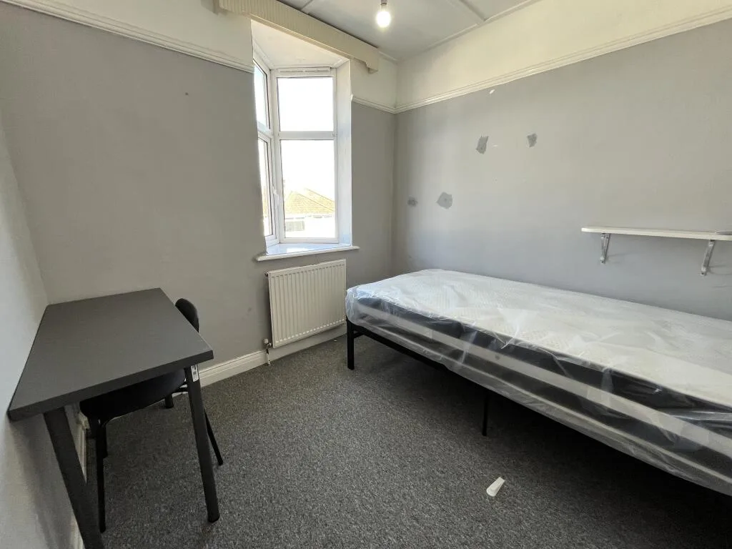 5 bedroom terraced house for rent