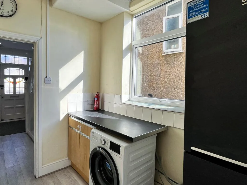 5 bedroom terraced house for rent