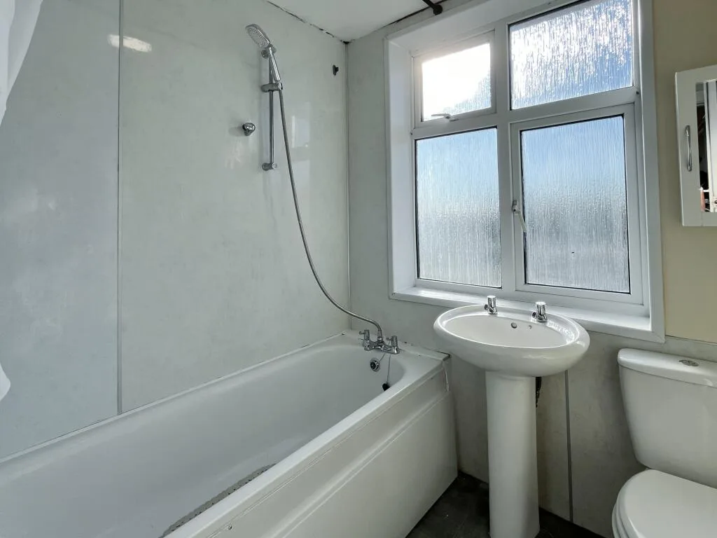 5 bedroom terraced house for rent