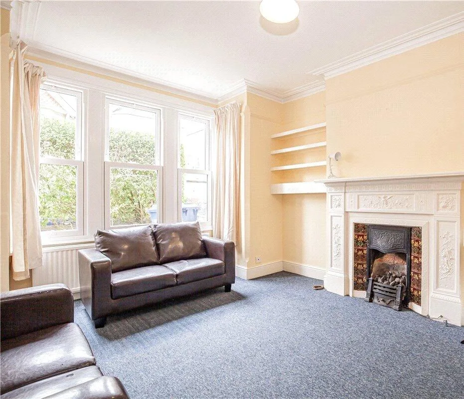 5 bedroom terraced house for rent
