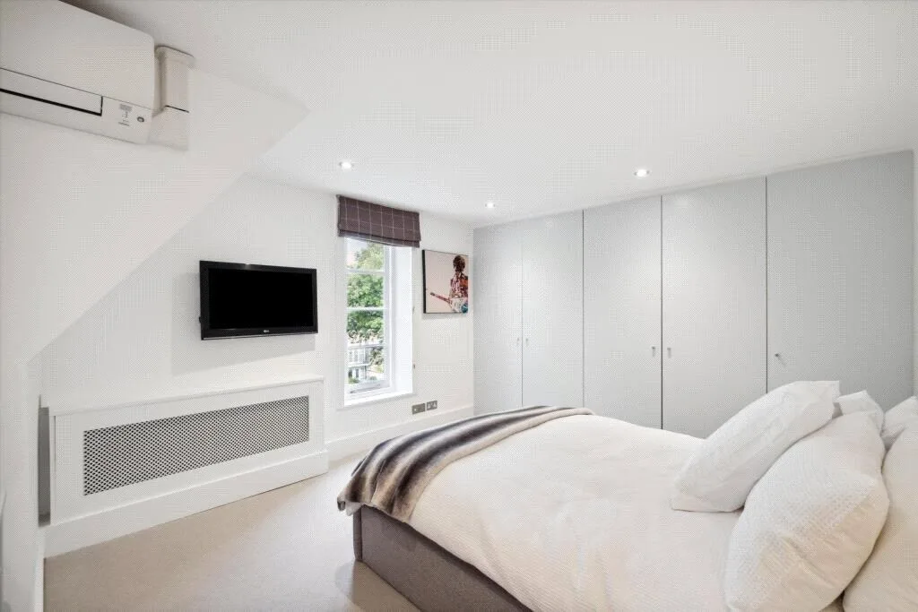 5 bedroom terraced house for rent