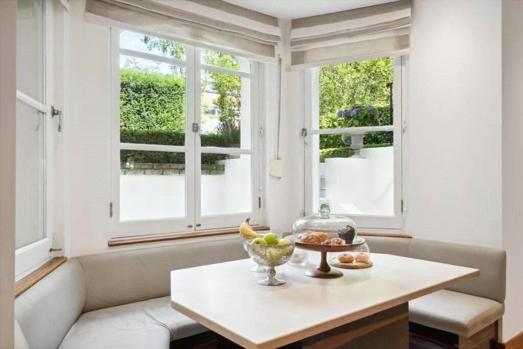 5 bedroom terraced house for rent
