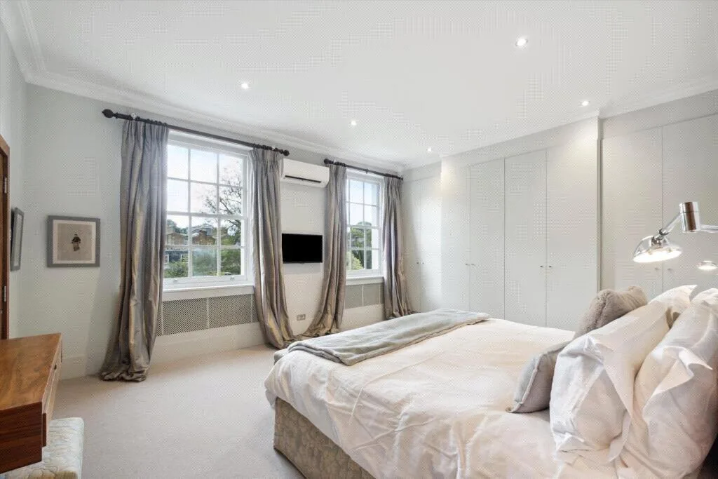 5 bedroom terraced house for rent